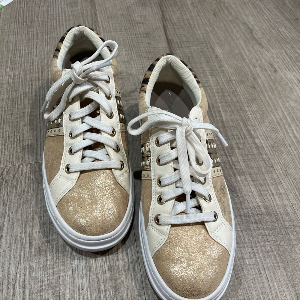 Geox Gold and White Sneakers with Metallic Finish Sz7